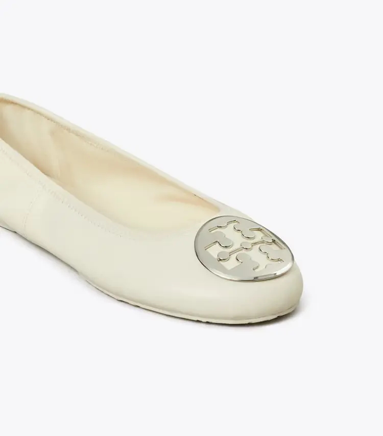 Reva Travel Ballet - Image 4